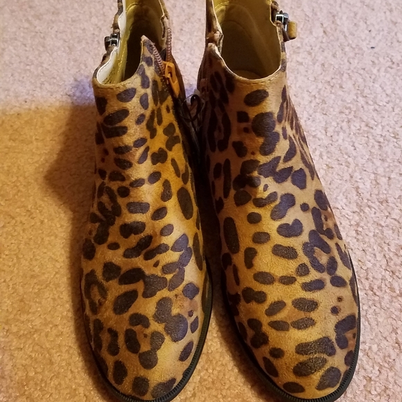 Boots - Picture 2 of 3